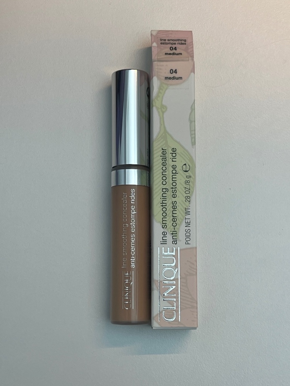 NEW in box RARE Clinique Line Smoothing Concealer in 04 MEDIUM .28 oz